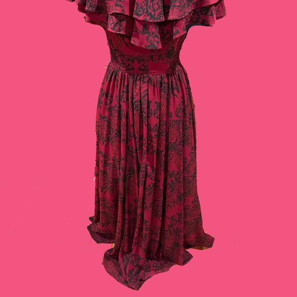 NWT La Femme En Noir Mythical Goddess Gown Oxblood Gorgon Print 👉FLAW👈 - Picture 11 of 13